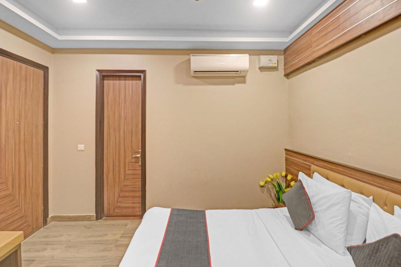 Townhouse 450 Dwarka Hotel Delhi  Buitenkant foto