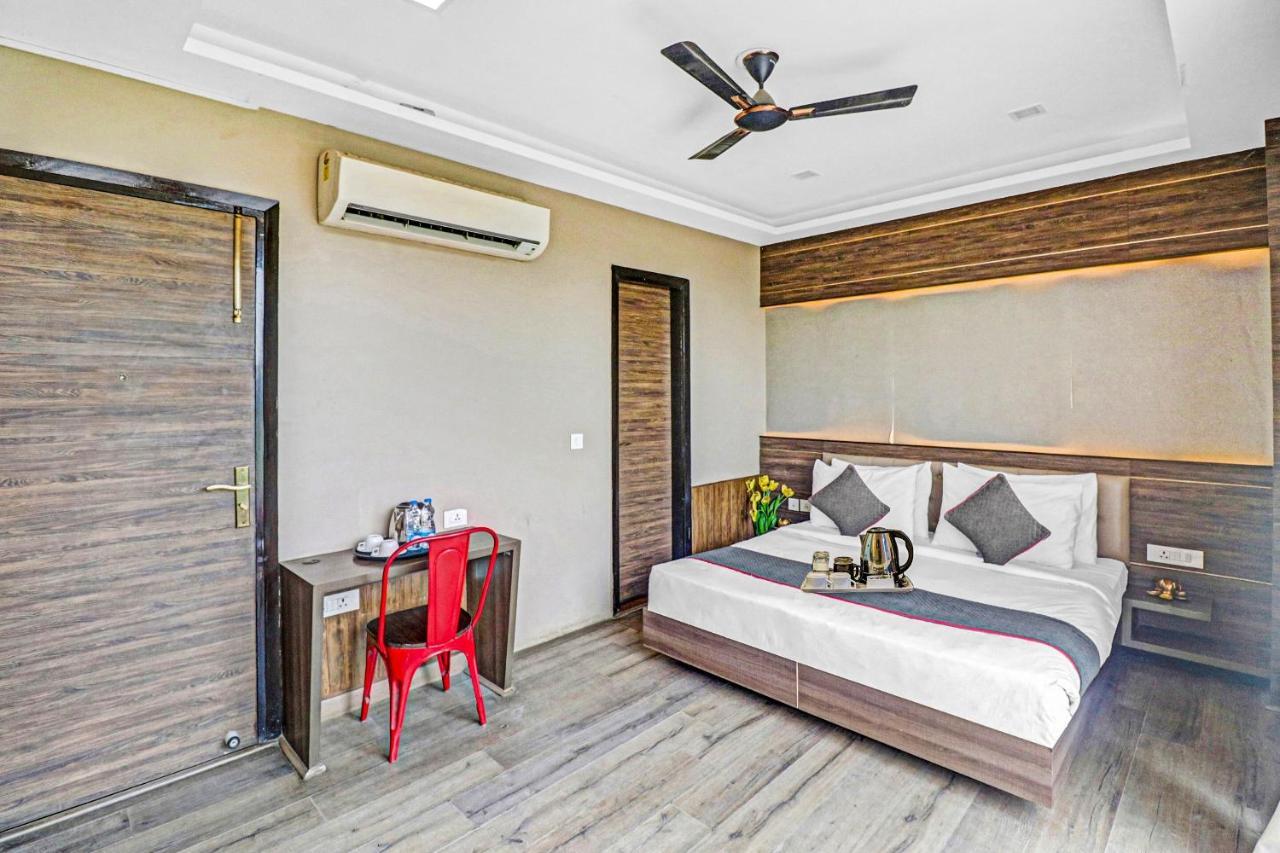Townhouse 450 Dwarka Hotel Delhi  Buitenkant foto