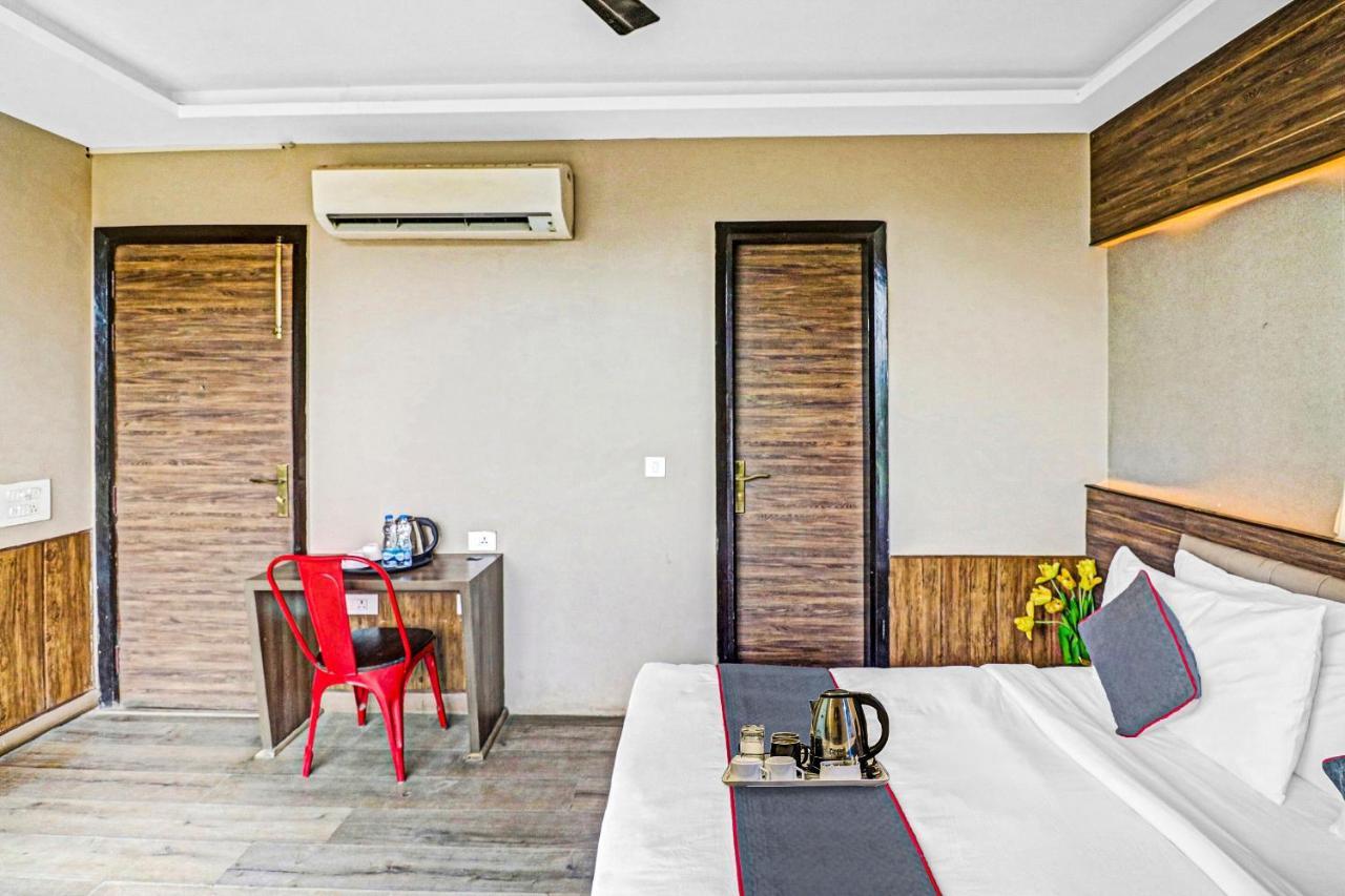 Townhouse 450 Dwarka Hotel Delhi  Buitenkant foto
