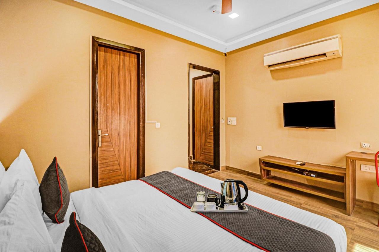 Townhouse 450 Dwarka Hotel Delhi  Buitenkant foto