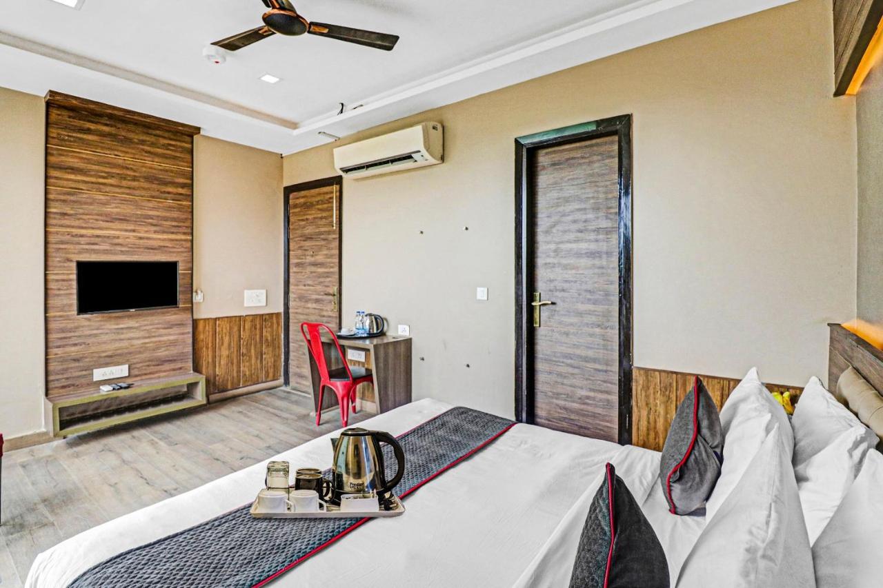 Townhouse 450 Dwarka Hotel Delhi  Buitenkant foto